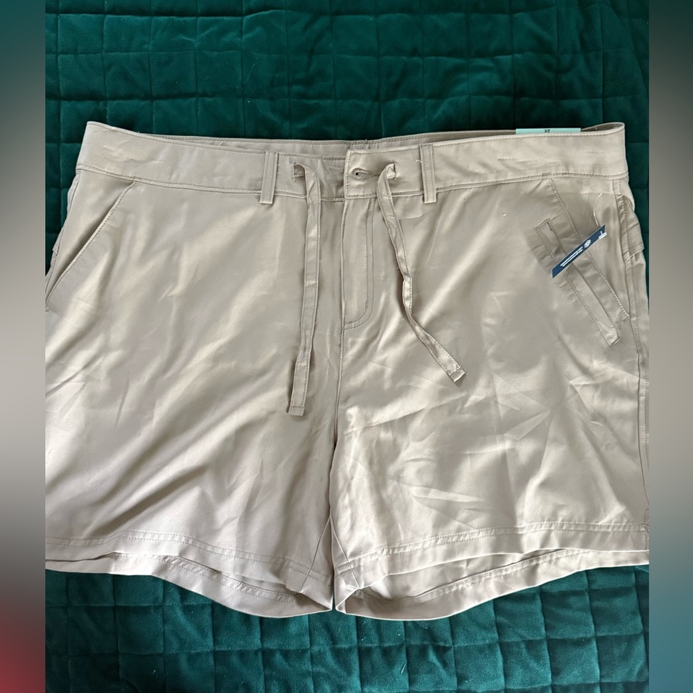Magellan Outdoors Tan Cargo Shorts Lightweight Summer Essential